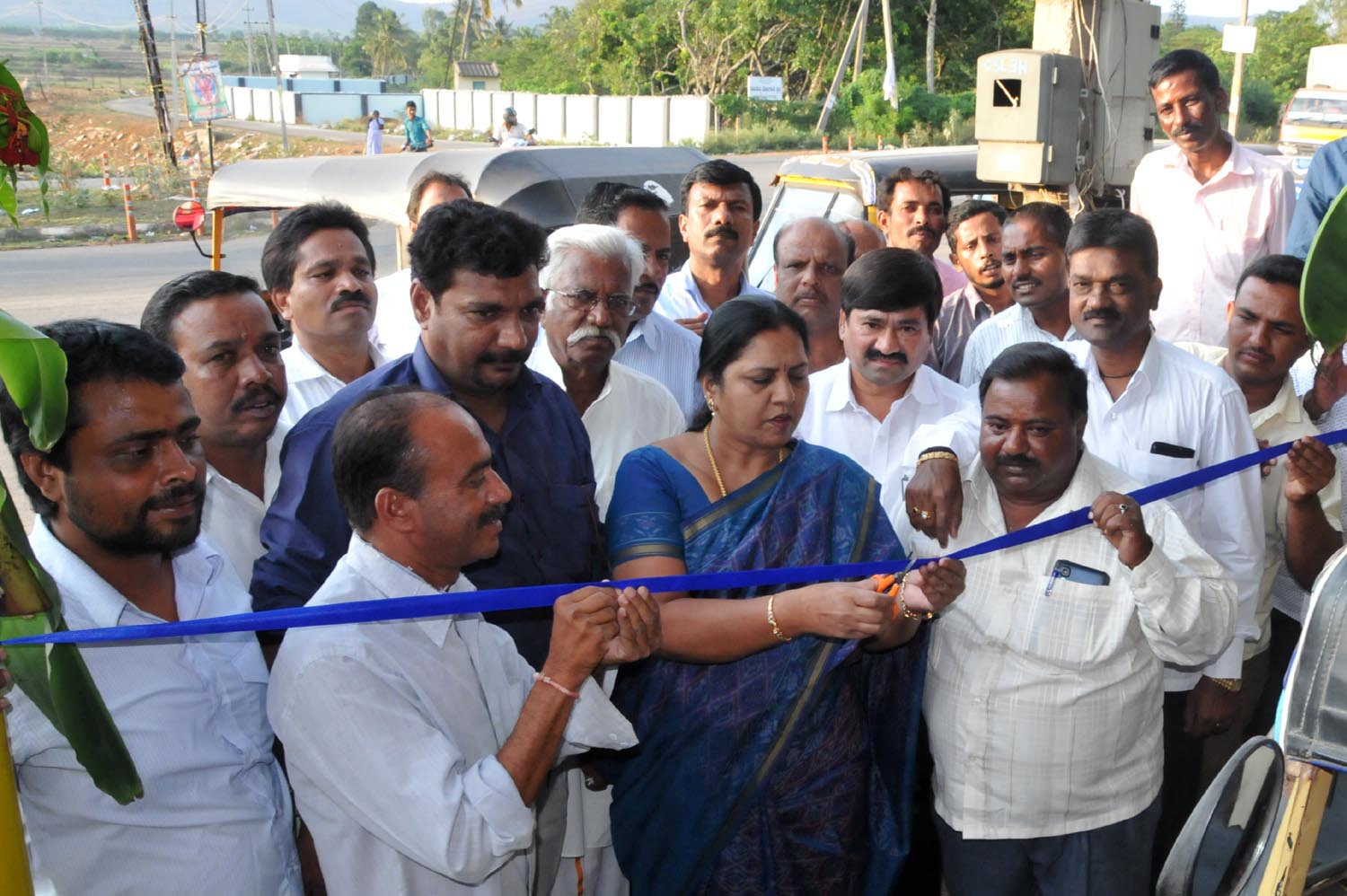 ಸೇವಾ ಮನೋಭಾವದಿಂದ ಕೆಲಸಮಾಡಿ: ಗಾಯತ್ರಿಶಾಂತೇಗೌಡ